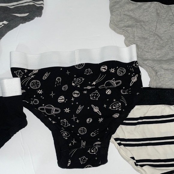 GAP Black and Gray Space-Themed Kids Briefs - Picture 8 of 11